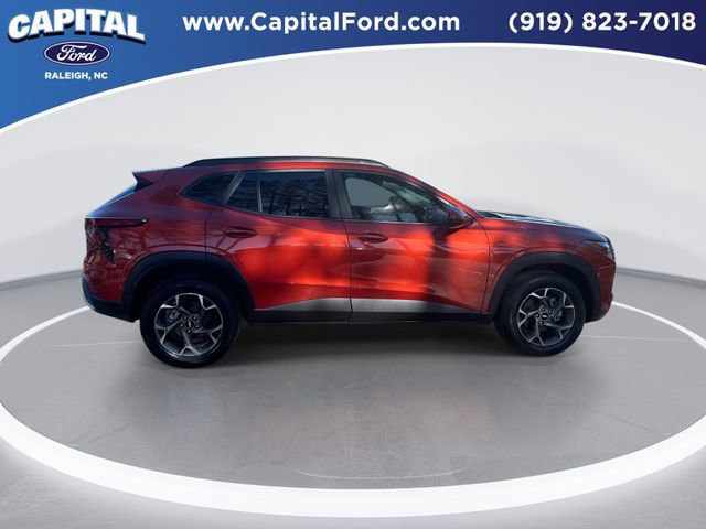Used 2024 Chevrolet Trax LT image 7
