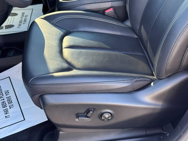 Used 2026 Chrysler Voyager LX FWD image 24