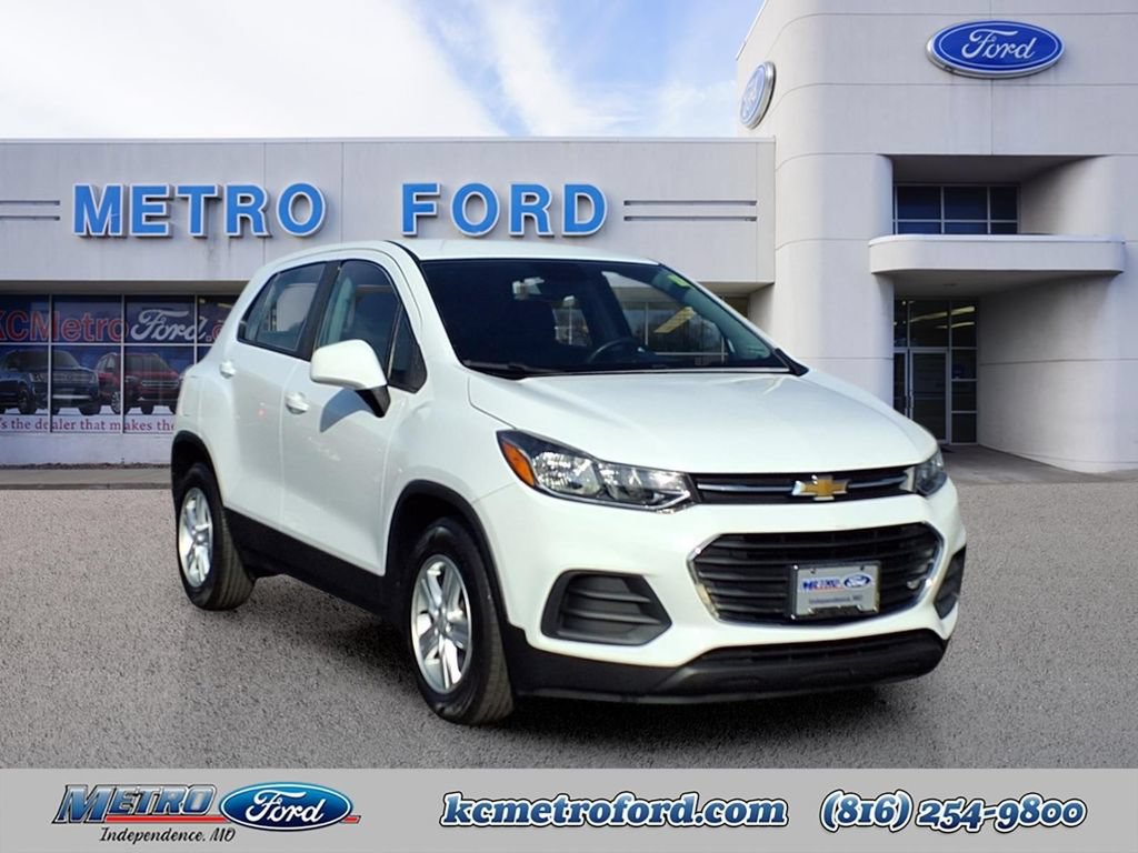 Used 2020 Chevrolet Trax LS FWD image 1
