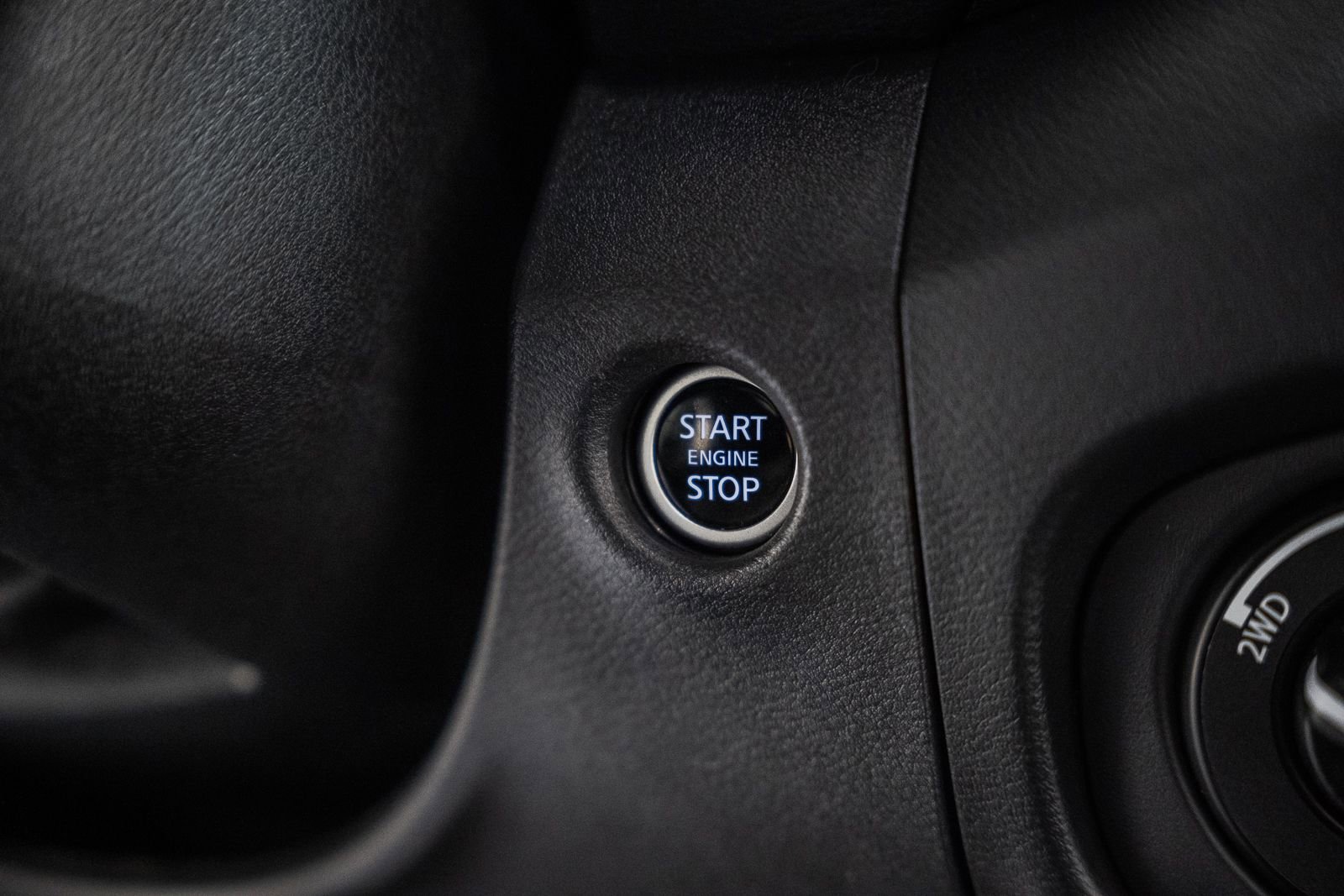 Used 2023 Nissan Frontier SV w/ SV Premium Package image 33