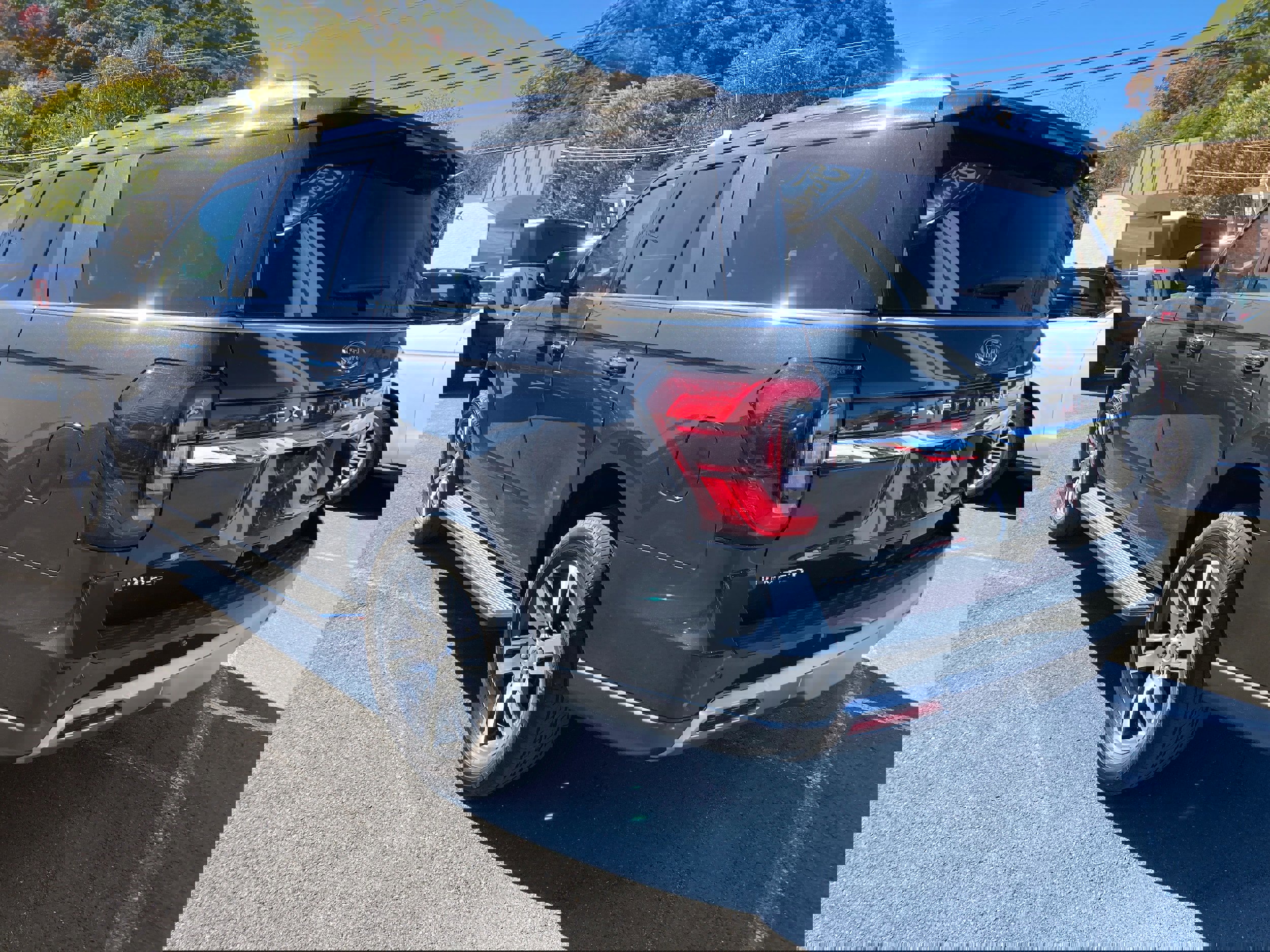 Certified 2022 Ford Expedition Max Limited image 4