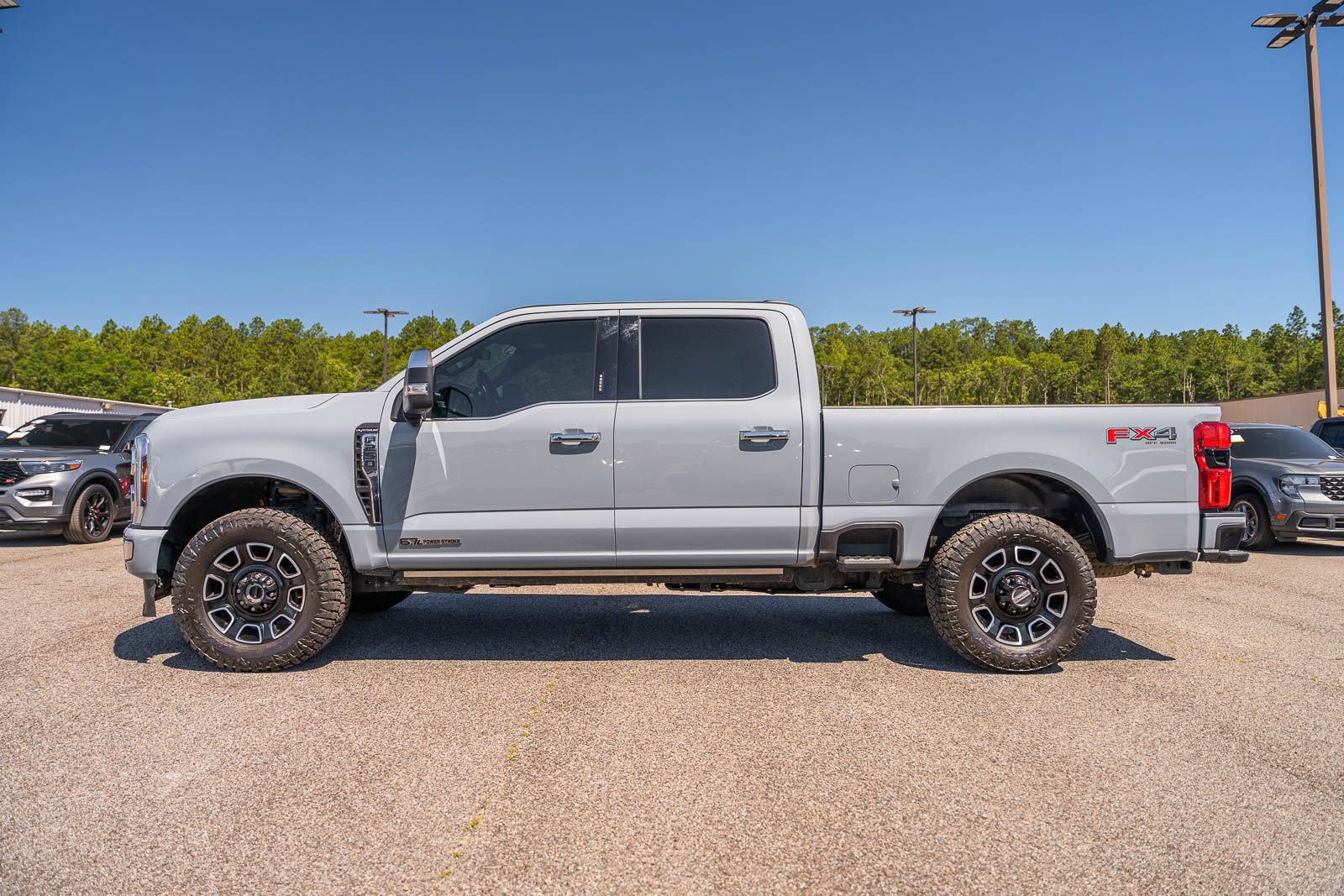 Certified 2024 Ford F250 Platinum w/ FX4 Off-Road Package AWD/4WD image 4