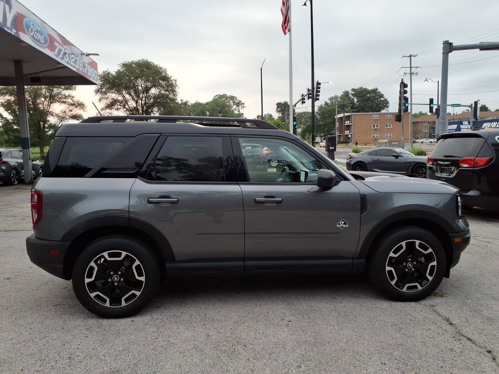 Certified 2023 Ford Bronco Sport Outer Banks w/ Tech Package AWD/4WD image 2