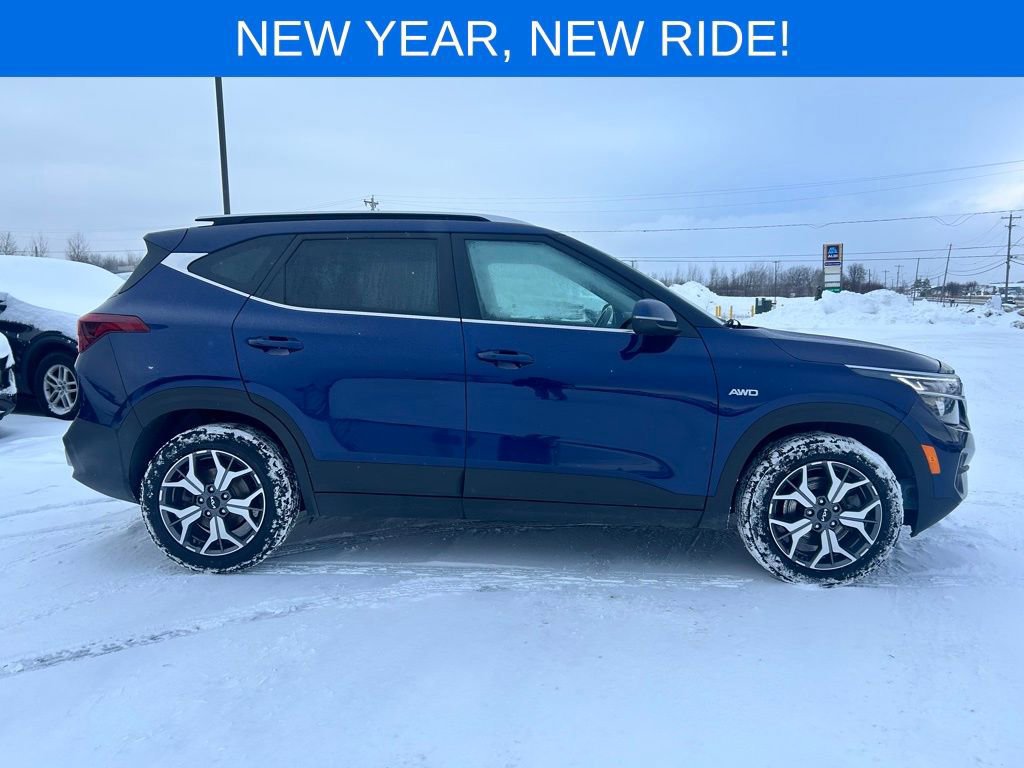 Used 2023 Kia Seltos EX image 7