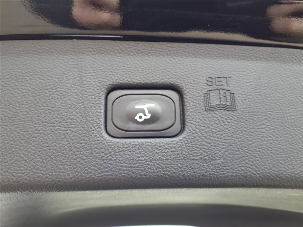 Certified 2024 Ford Edge Titanium w/ Equipment Group 301A image 11