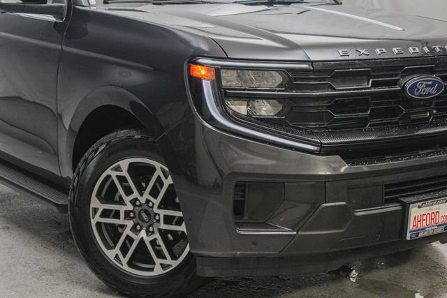 Certified 2025 Ford Expedition Active AWD/4WD image 2