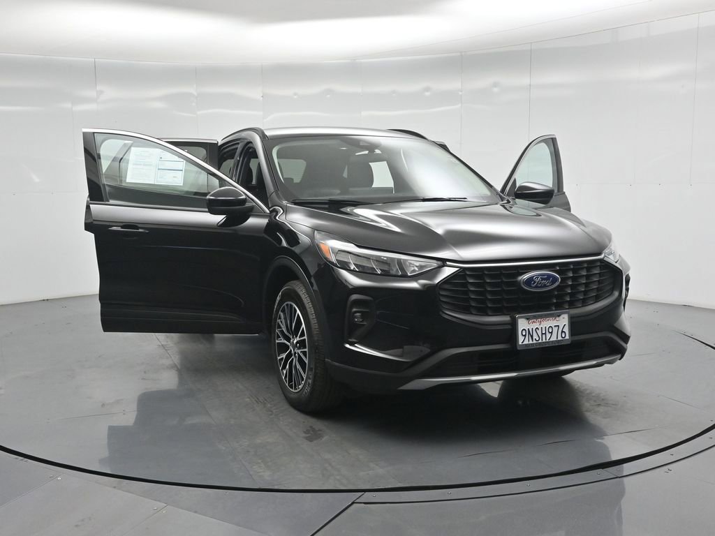 Certified 2023 Ford Escape SE FWD image 30