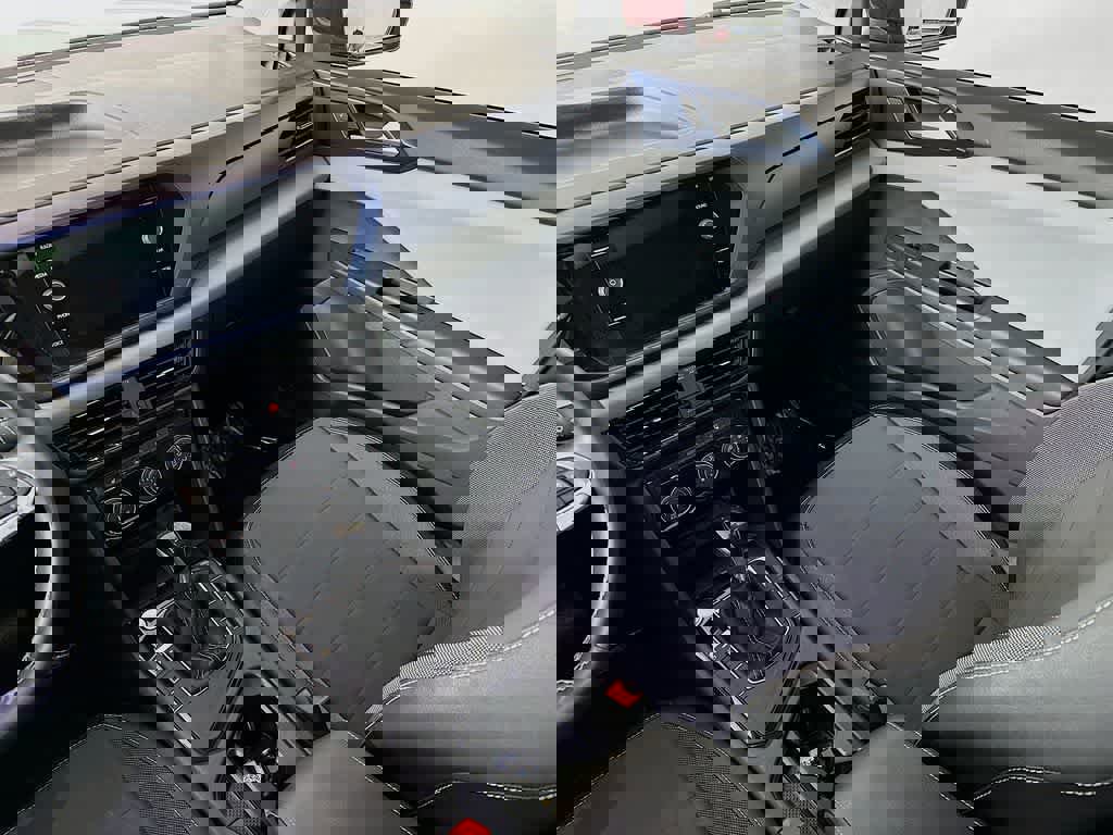 Used 2023 Volkswagen Taos SE w/ Panoramic Sunroof Package image 14