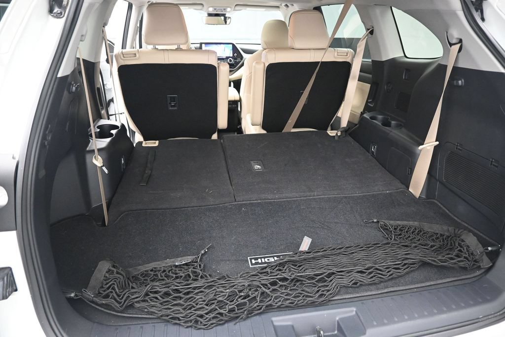 Used 2023 Toyota Highlander XLE FWD image 10