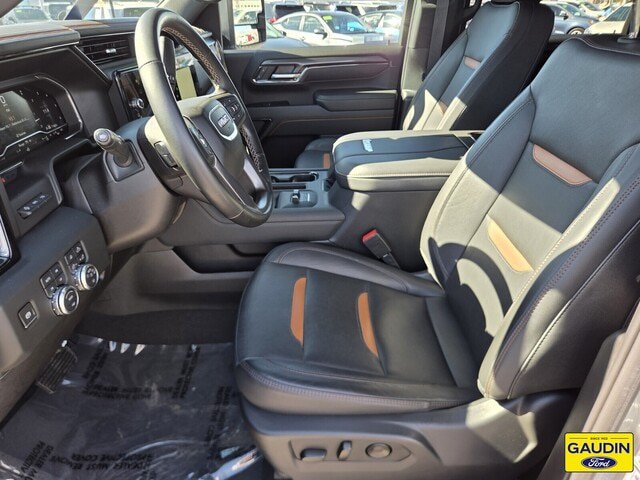 Used 2024 GMC Sierra 2500 AT4 w/ AT4 Premium Plus Package AWD/4WD image 11