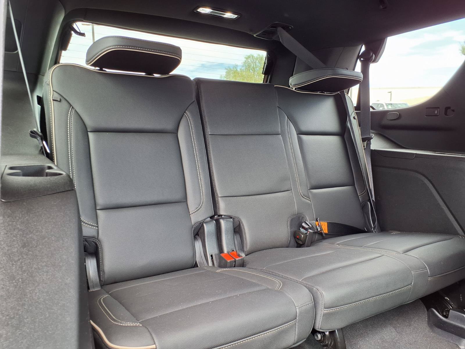 Used 2023 GMC Yukon SLT w/ SLT Premium Package AWD/4WD image 13
