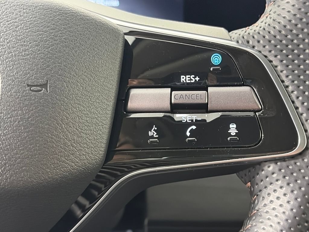 Used 2025 Nissan Ariya AWD image 18