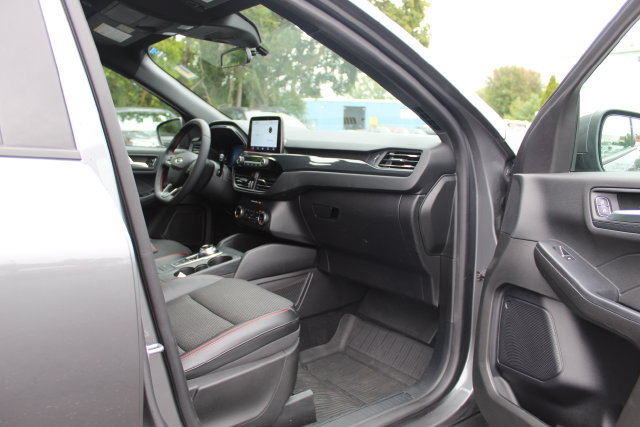 Certified 2023 Ford Escape ST-Line Select AWD/4WD image 26