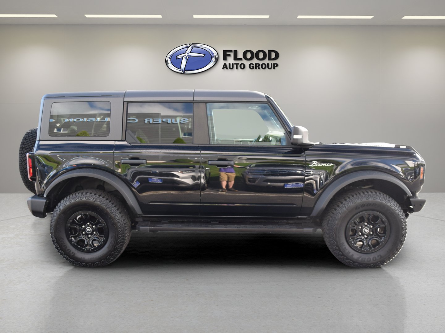 Certified 2023 Ford Bronco Wildtrak AWD/4WD image 3