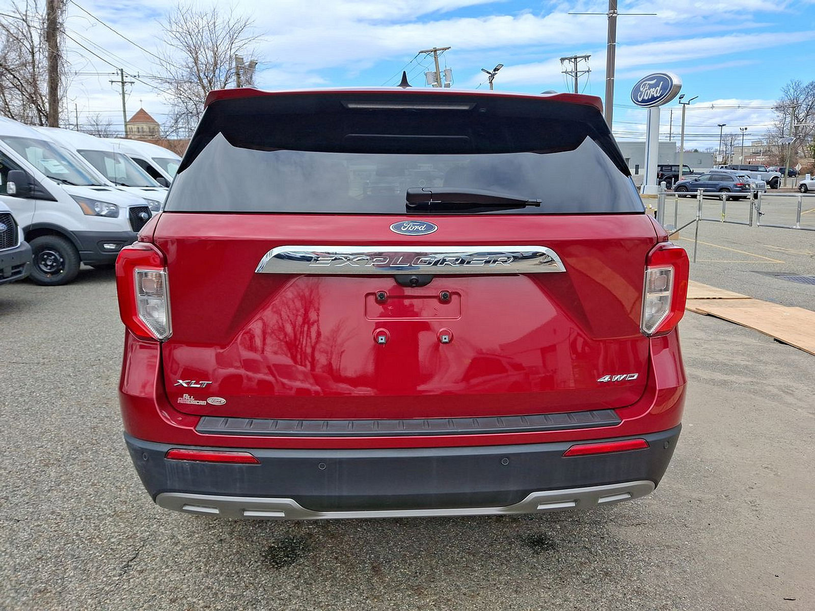 Certified 2022 Ford Explorer XLT w/ Equipment Group 202A image 7