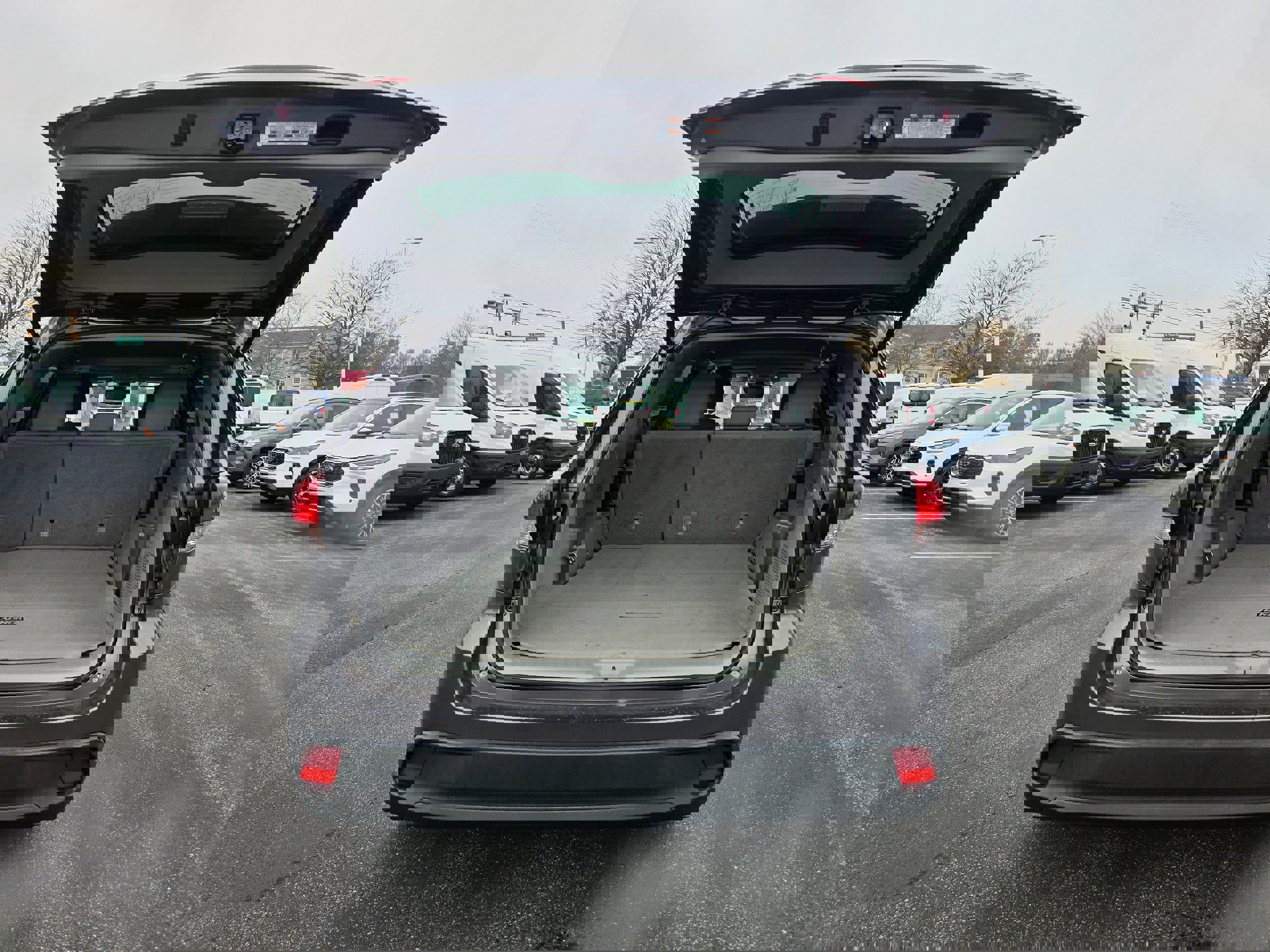 Used 2019 Toyota Highlander SE image 9