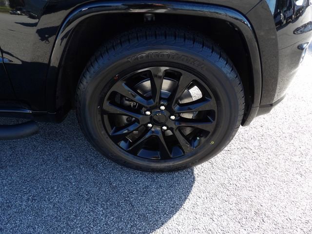 Used 2022 Jeep Grand Cherokee Laredo X image 12