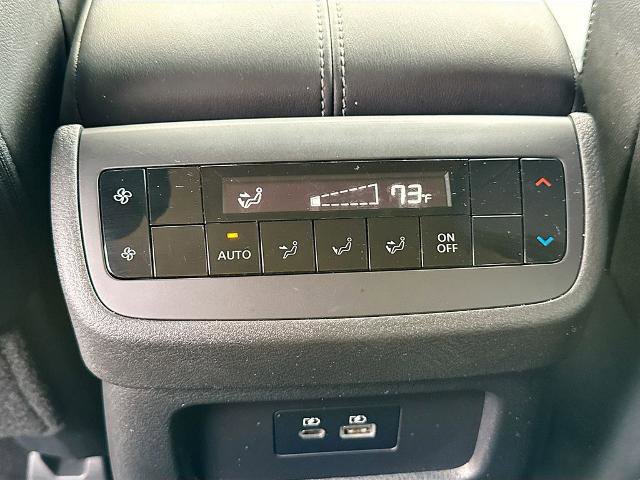 Used 2023 Nissan Pathfinder SL w/ Black Appearance Package AWD/4WD image 21