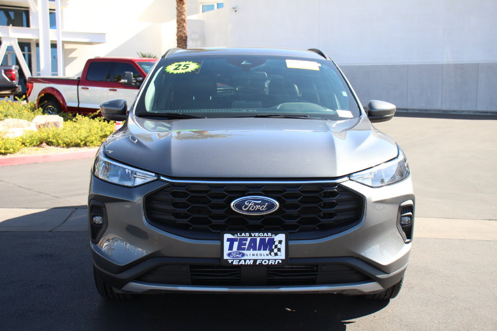 Certified 2025 Ford Escape ST-Line Select AWD/4WD image 13