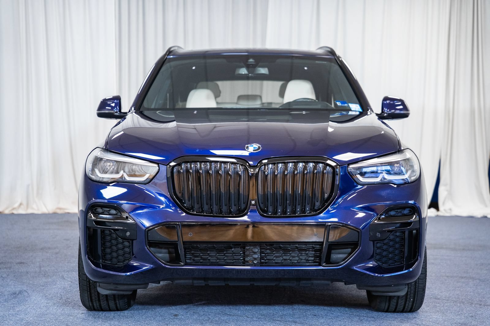 Used 2022 BMW X5 M50i w/ Premium Package AWD/4WD image 2