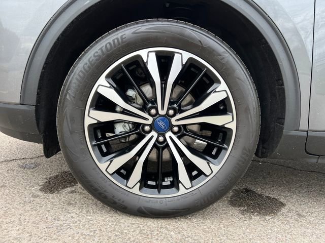 Certified 2022 Ford Escape SEL w/ SEL Stealth AWD Package image 16