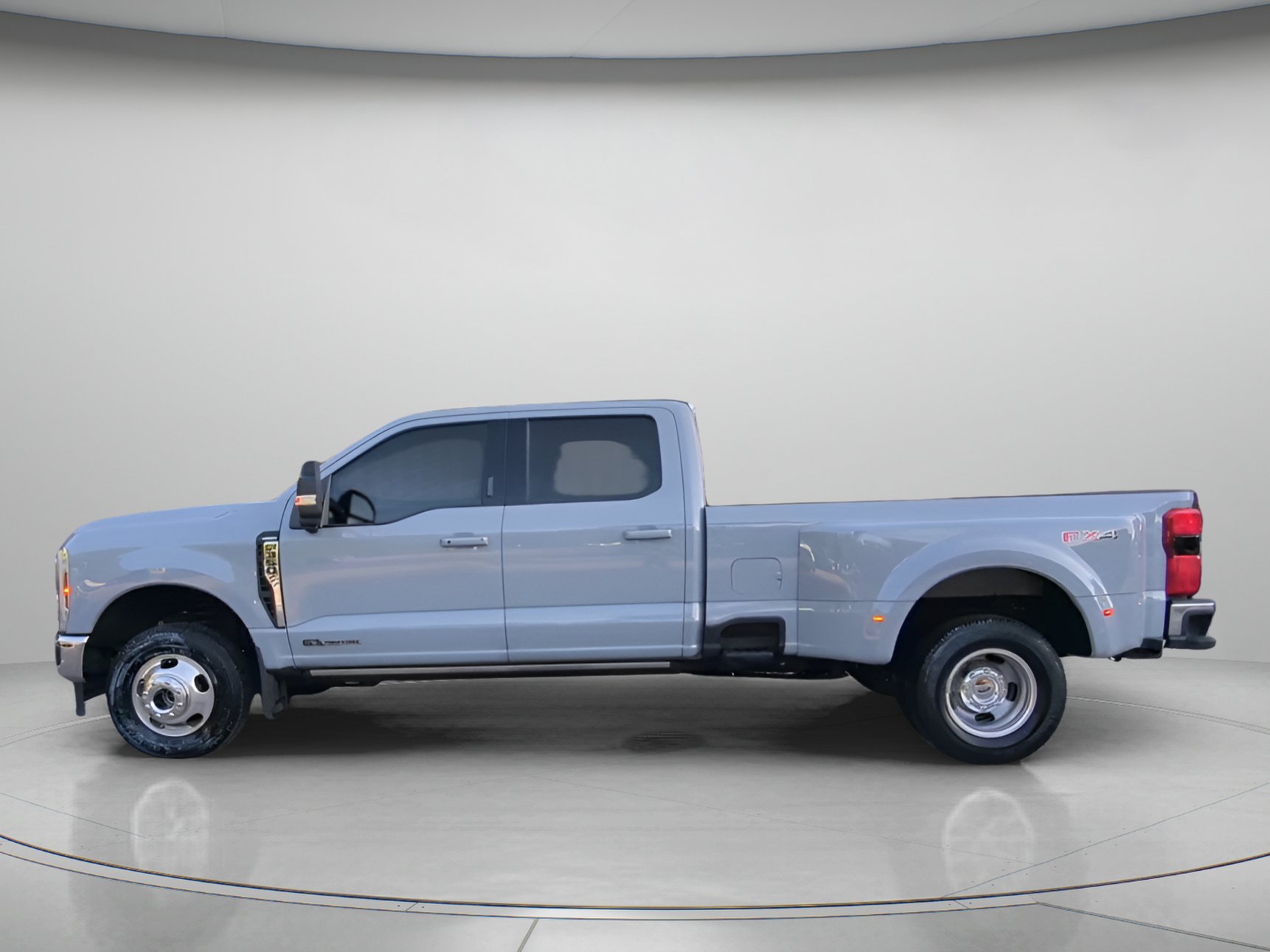 Certified 2024 Ford F350 Lariat w/ Lariat Ultimate Package AWD/4WD image 18