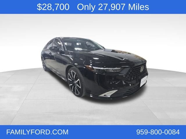 Used 2023 Honda Accord Touring image 1