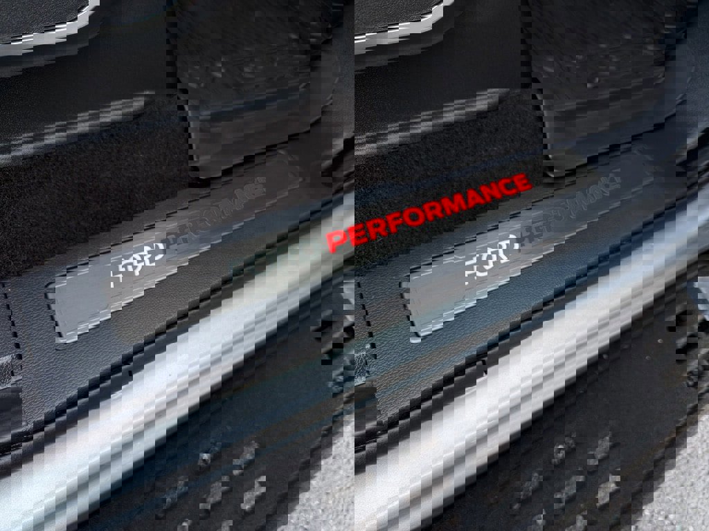 Certified 2022 Ford F150 Raptor w/ Raptor 37 Performance Package image 19