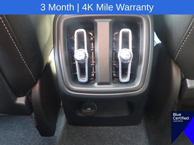 Used 2023 Volvo XC40 B5 Plus AWD/4WD image 20