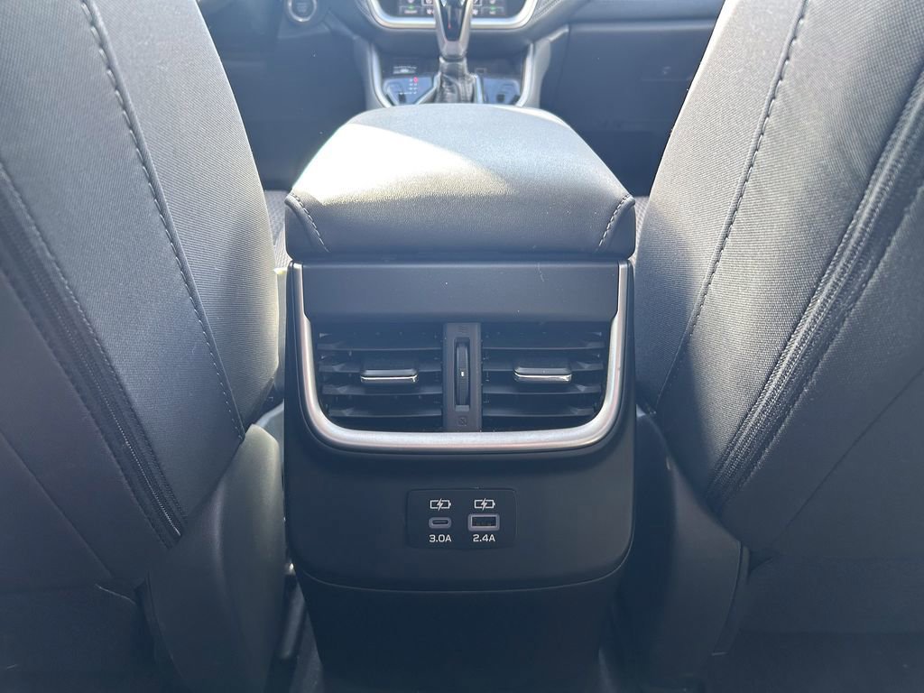 Used 2025 Subaru Outback Premium image 33