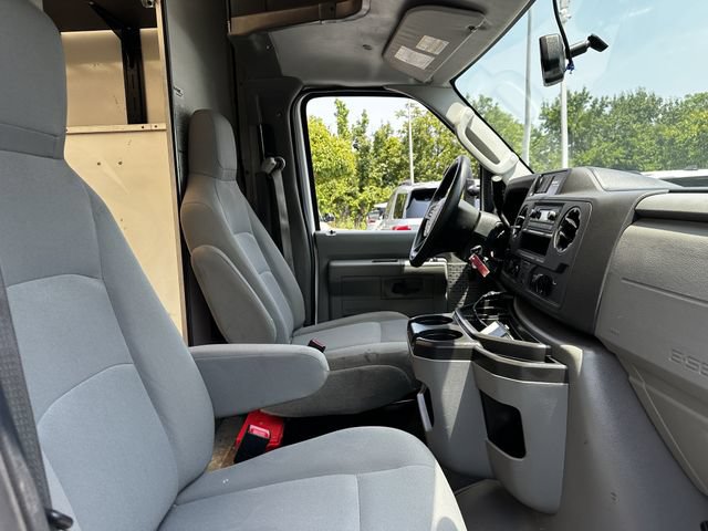 Certified 2024 Ford E-450 and Econoline 450 Super Duty w/ Power Windows & Locks Group RWD image 29