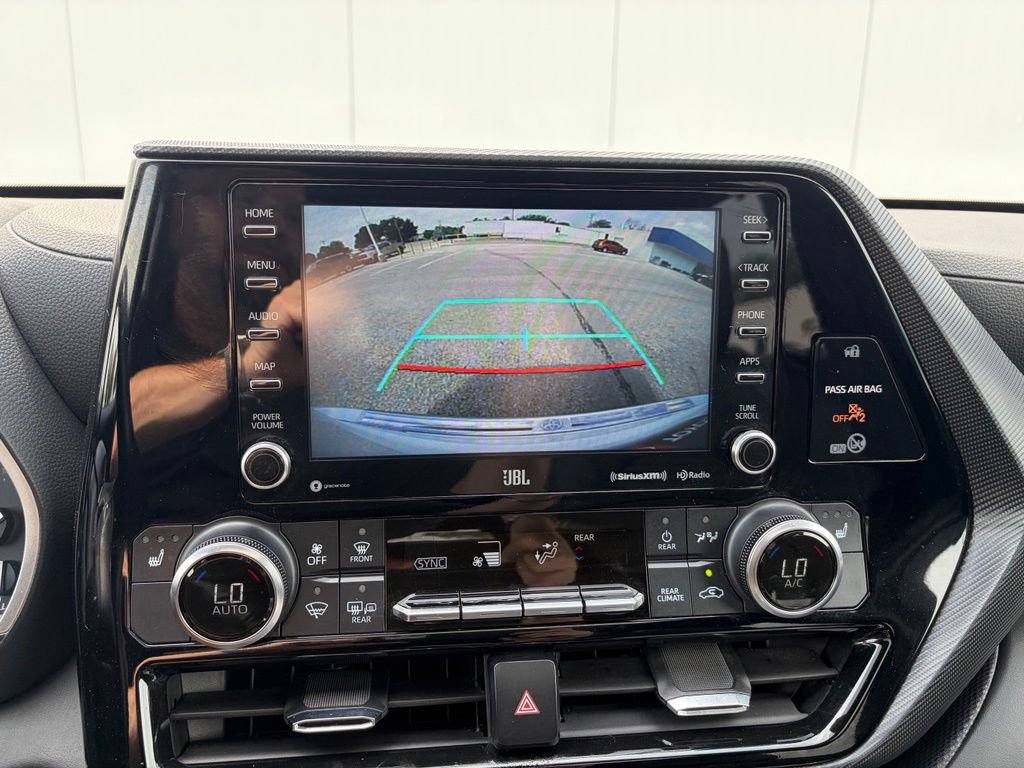 Used 2022 Toyota Highlander XSE AWD/4WD image 41