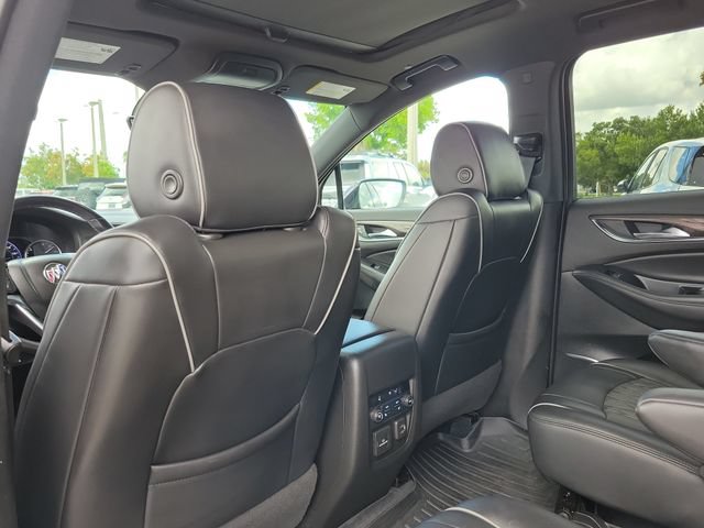 Used 2022 Buick Enclave Avenir w/ Avenir Technology Package AWD/4WD image 17