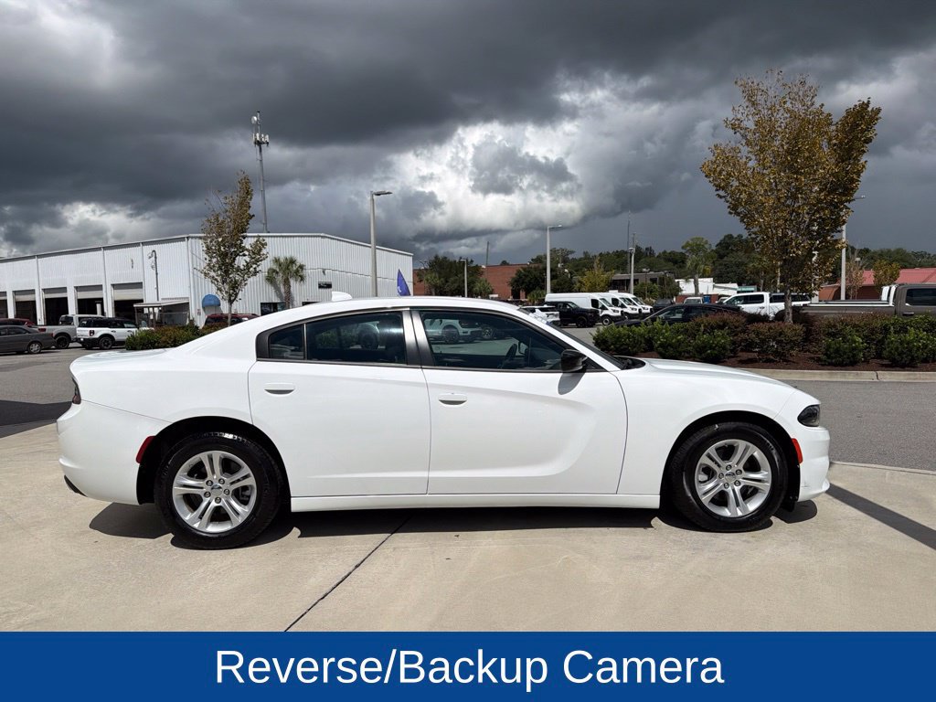 Used 2023 Dodge Charger SXT RWD image 2