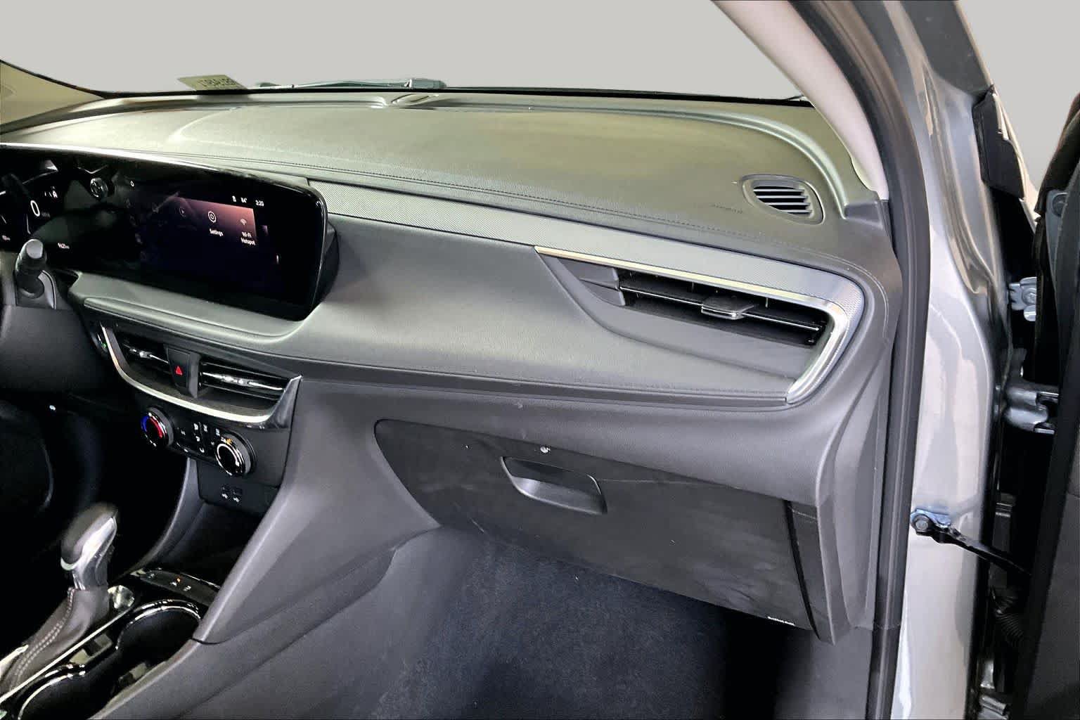 Used 2024 Buick Encore GX Preferred FWD image 18