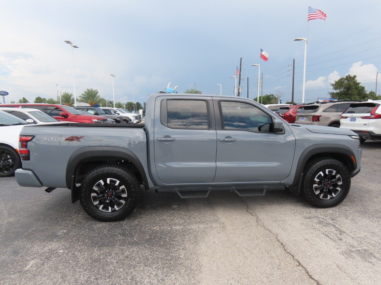 Used 2023 Nissan Frontier PRO-4X w/ Technology Package AWD/4WD image 14