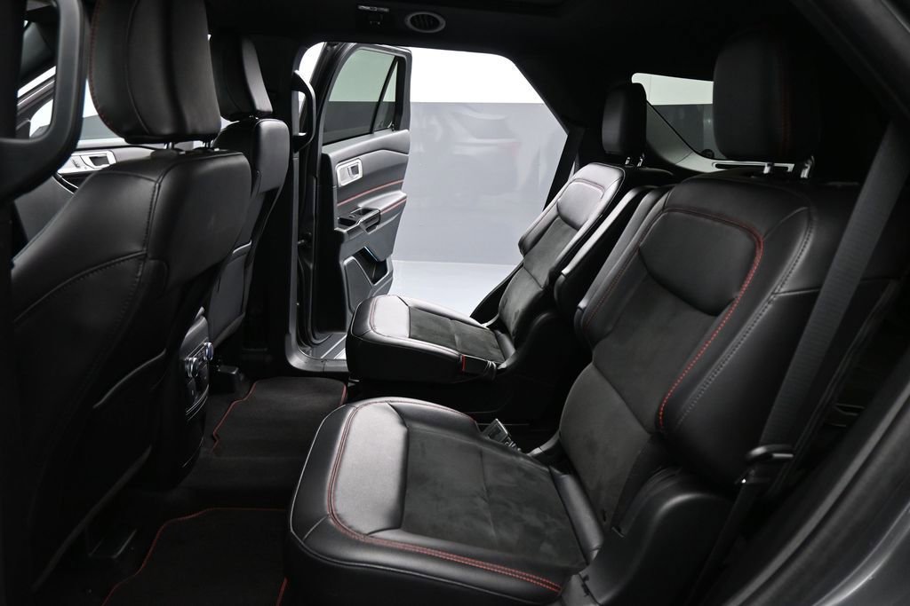 Certified 2024 Ford Explorer ST-Line w/ Class IV Trailer Tow Package RWD image 18