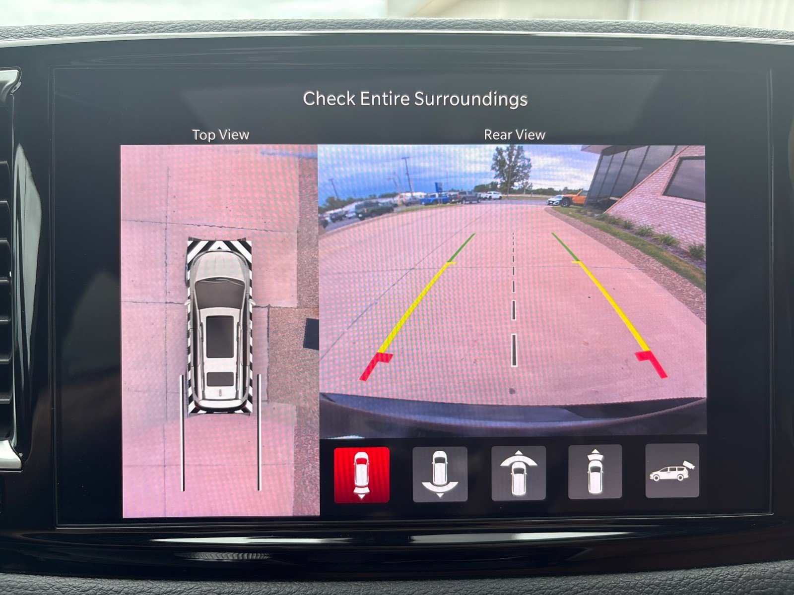Used 2026 Chrysler Pacifica Pinnacle FWD image 20