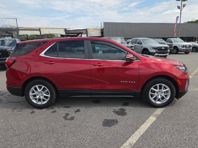 Used 2023 Chevrolet Equinox LT FWD image 2