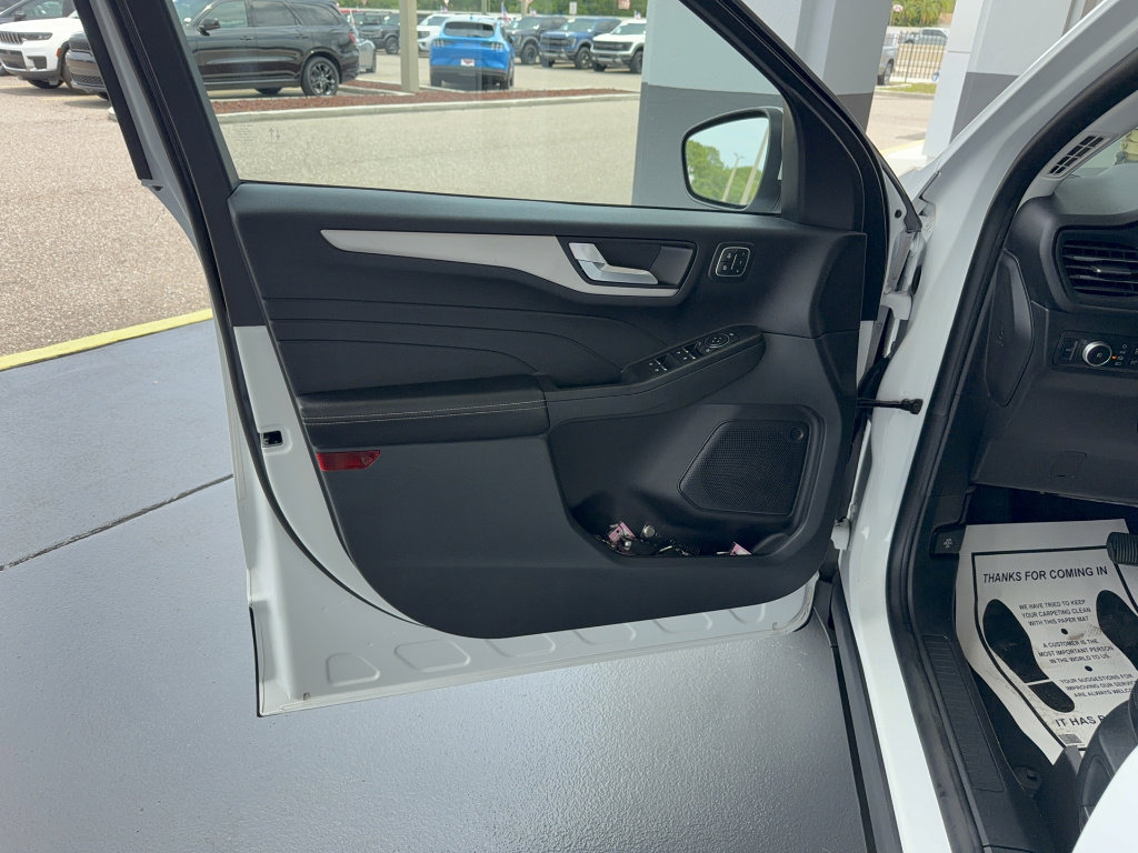 Certified 2022 Ford Escape SEL w/ Technology Package FWD image 8