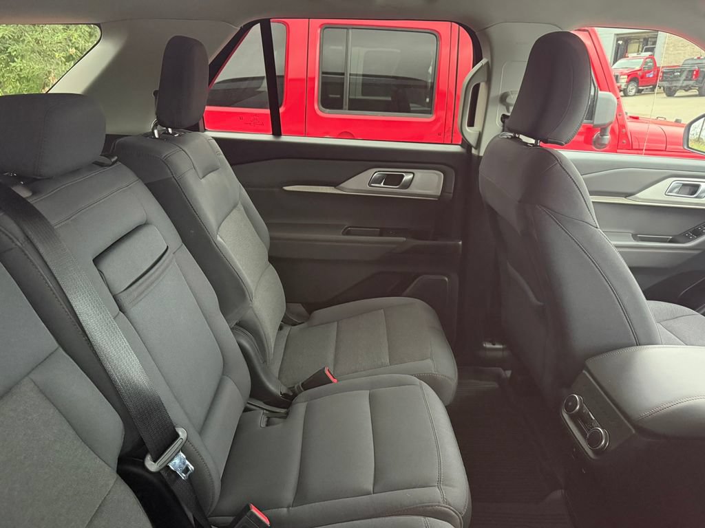 Certified 2025 Ford Explorer Active AWD/4WD image 11