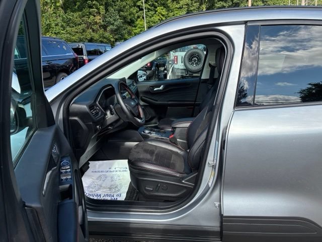 Certified 2022 Ford Escape SEL w/ SEL Stealth AWD Package image 20