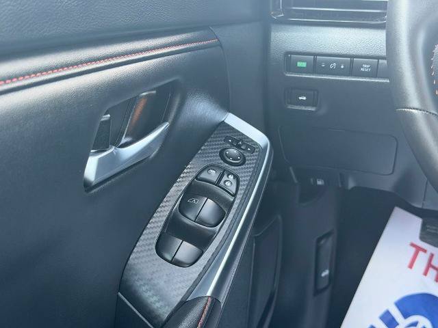Used 2025 Nissan Sentra SR FWD image 19