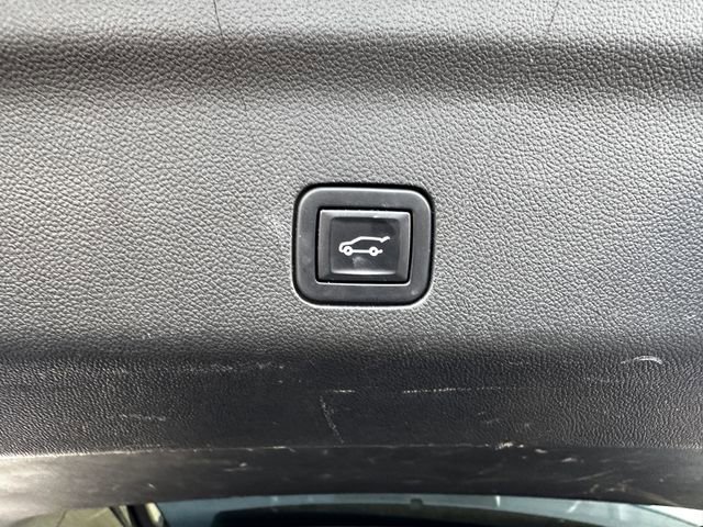 Used 2022 Cadillac Escalade Premium Luxury image 48