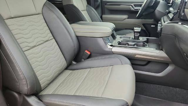 Used 2026 Chevrolet Silverado 1500 ZR2 w/ Dark Appearance Package image 37