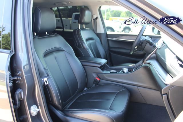 Used 2023 Jeep Grand Cherokee Limited w/ Black Appearance Package RWD image 11