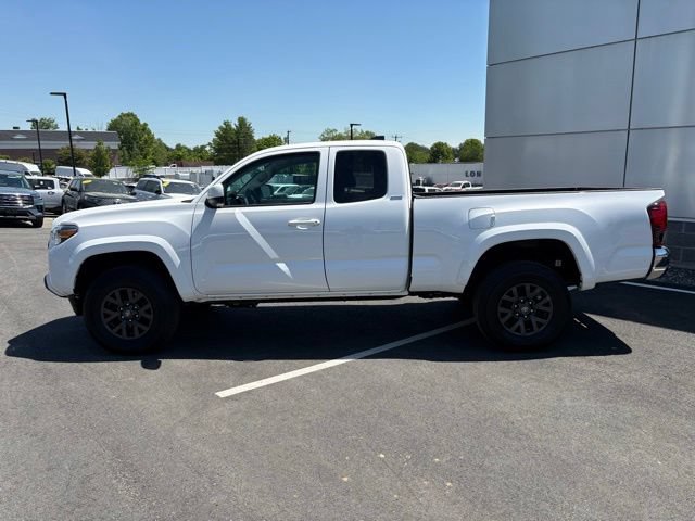 Used 2022 Toyota Tacoma SR5 w/ SR5 Appearance Package (SM) AWD/4WD image 6
