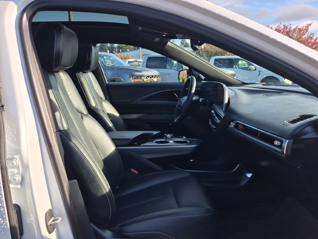 Used 2024 Cadillac Lyriq Sport RWD image 27