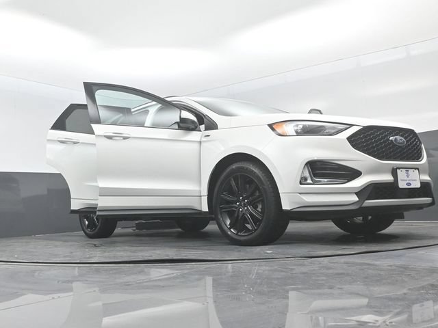 Certified 2024 Ford Edge ST-Line AWD/4WD image 29