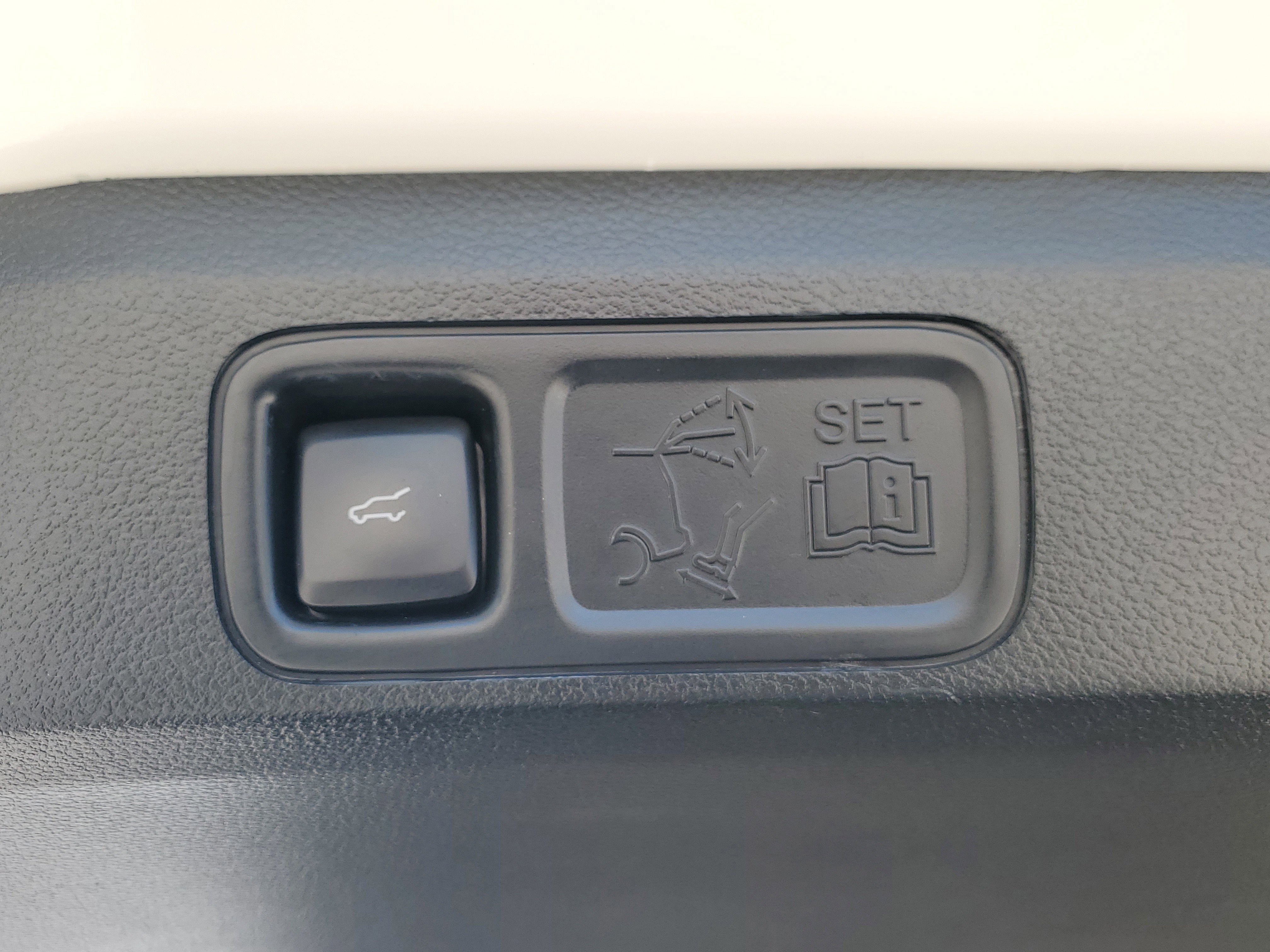 Certified 2021 Ford Expedition Limited image 11